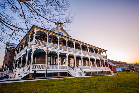 福斯特瀑布旅館