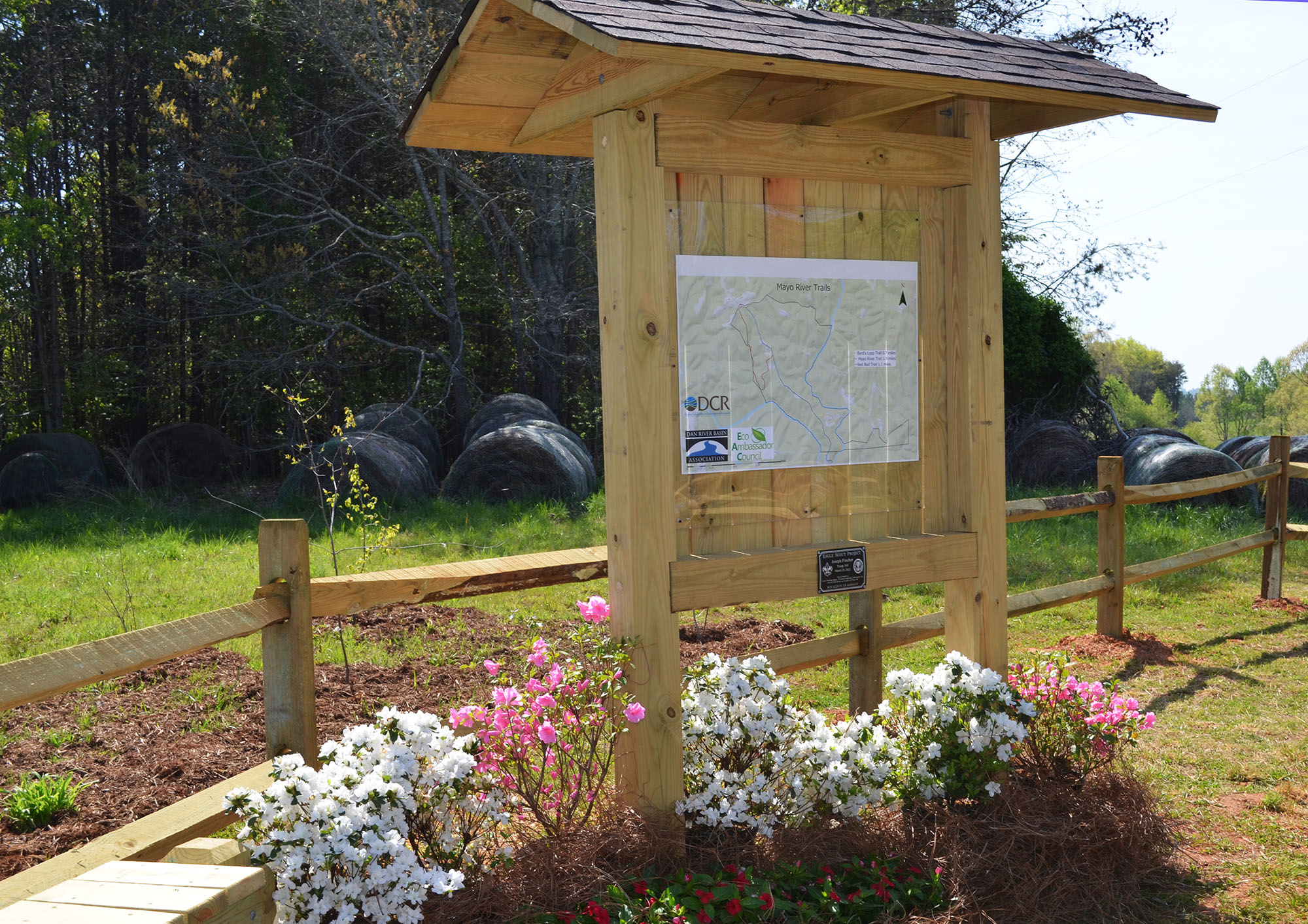 未來的梅奧河州立公園的步道標誌