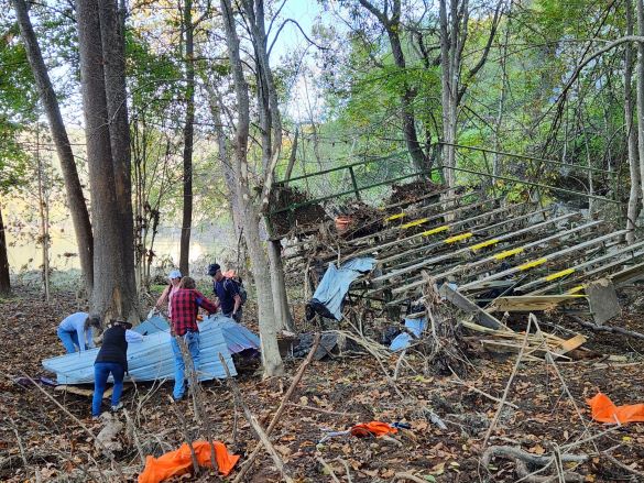 海倫颶風過後，新河步道的清理工作。