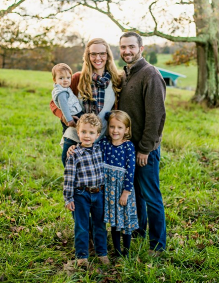 大盆地獲獎者詹妮弗和雅各布·吉利和家人