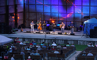 波卡洪塔斯州立公園的迷你藍草節